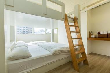 Mr. Lobster’s Secret Den design hostel