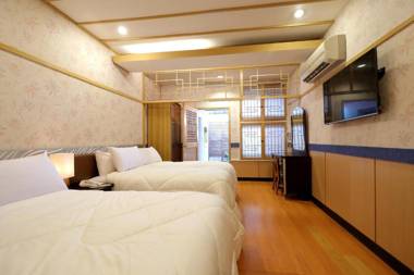 Phoenix Pavilion Hot Spring Hotel