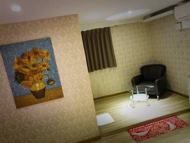 Art House Double Room-Sunflower