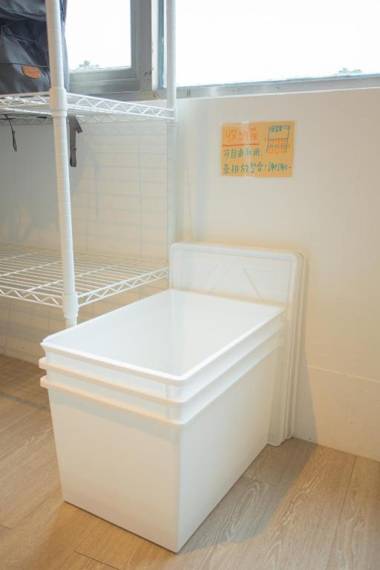 Corner Hostel & Cafe