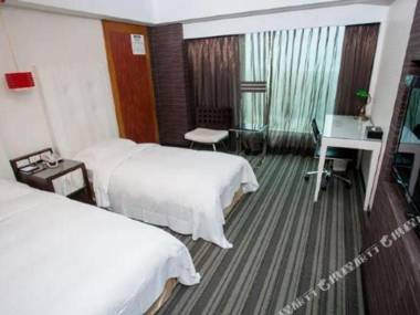 See's Revert Hotel Danshui