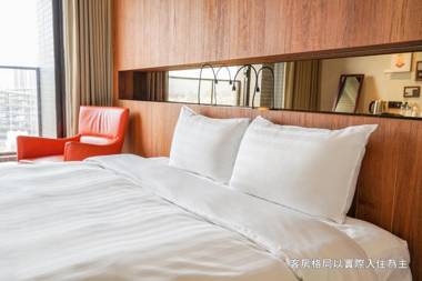 Old School Central Land Hotel