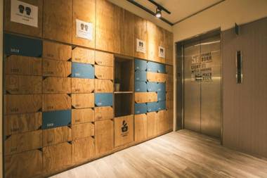 Stray Birds Taichung Hostel