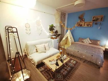 甯玥小棧 - 近台中火車站 10坪電影房