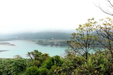 Howard Lake Resort Shihmen Dam