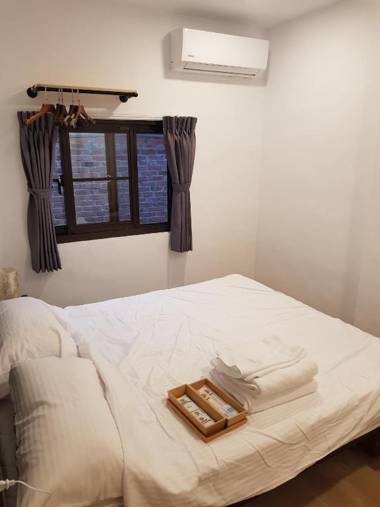 OLD WOW Shared Homestay