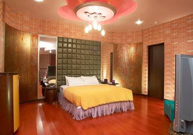 Royal Group Motel Nan Tse Branch