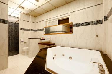 Treasure Island Motel - Fengshan