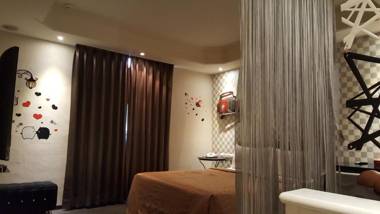 Windmill Fashion Hotel