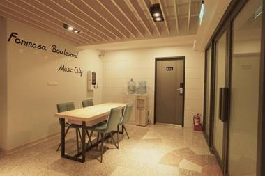 Formosa Boulevard Music City INN