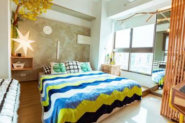 SEVEN【左營高鐵】§【山景 & 3-7人房】步行5分鐘