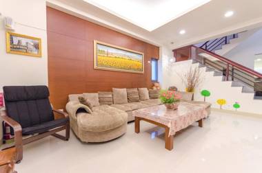 Happy House Homestay