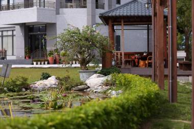 Flowers Bed and Breakfast