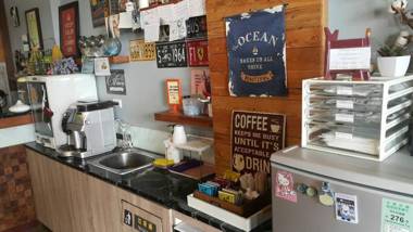 角舍背包客棧 -近火車站