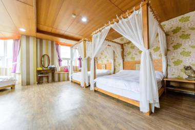 Owl Castle Bed And Breakfast