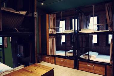 Travel Charger Hostel