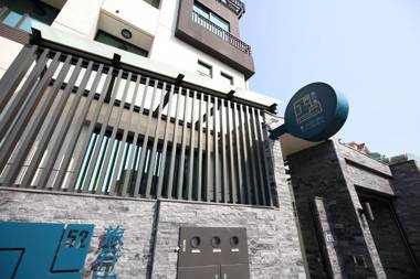 52 travelers home (with elevator)