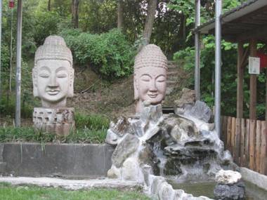 Lohas Gallery Long Stay Hostel