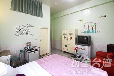 Reny Lake Warm Hostel