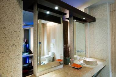 Her Home Spa Motel Chiayi