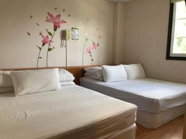 Fenchihu Street Hotel