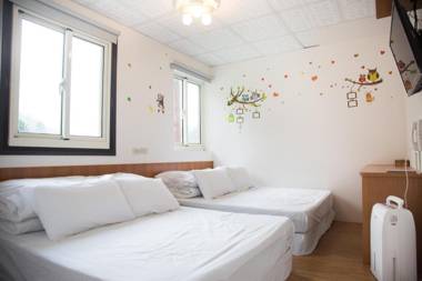 Fenchihu Street Hotel