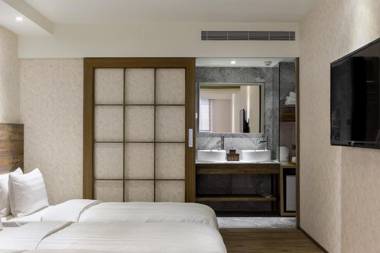 Lan Kwai Fong Garden Hotel