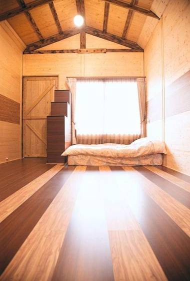 Golden Leather Carving Studio