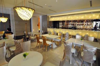 Monarch Skyline Hotel