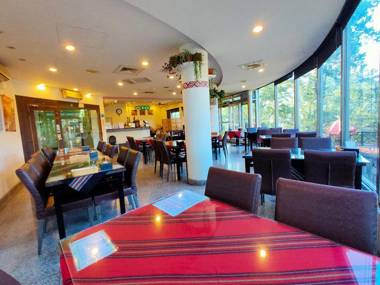 Jiaobanshan Fuxing Youth Activity Center