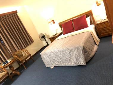 England Business Motel