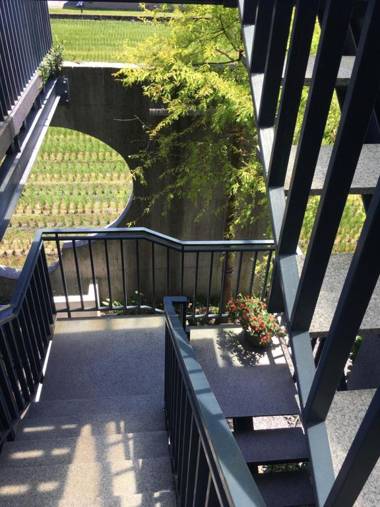 宜蘭包棟包層包房烤肉戲水親子民宿含建築師湧泉泡湯A館及非泡湯娘家B館Yilan House