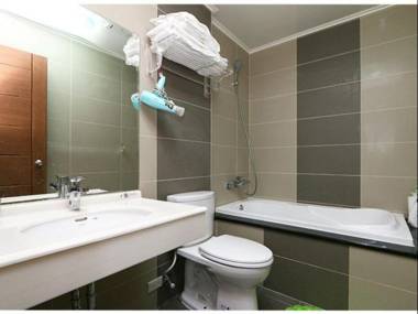 Meet Love at Pacific Ocean Turtle Island Bed and Breakfast