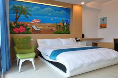 Qian Qian Riverside B&B