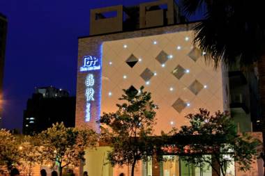 Grand Crystal Hotel