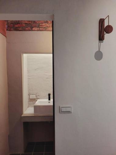 Chill Lo 訂房後需主動聯繫並收信確認