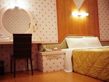 Green Yard Business Hotel