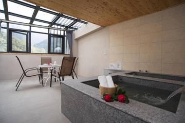 Tang Zhimei Hot Spring