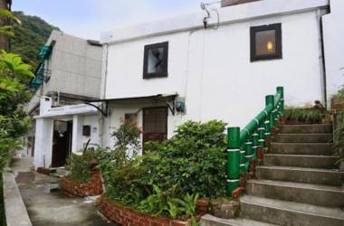 Dora Jiufen Homestay