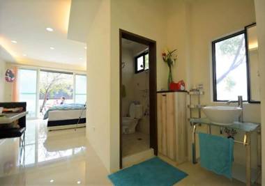 Sanyi Wei Wei Feng B&B