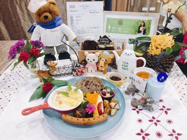 Bear Meets Moose Homestay B&B