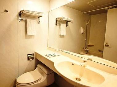 Lakeside Resort Hotel