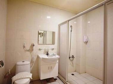 Lakeside Resort Hotel