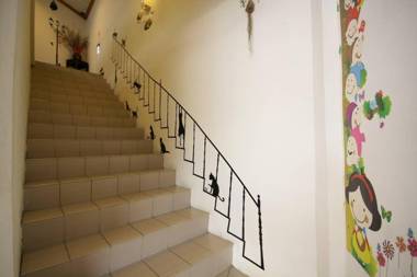 Sun Moon Lake Sunflower House