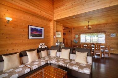 Sitou Flora's House B&B