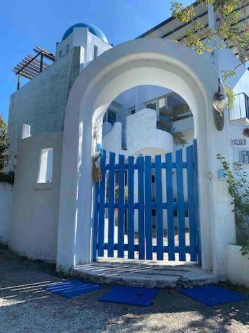 藍屋頂民宿Blue Dome