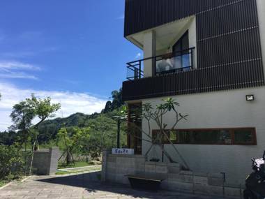 Xi Tou in Sunny Day Inn