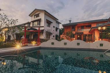 Huaman hot spring villa