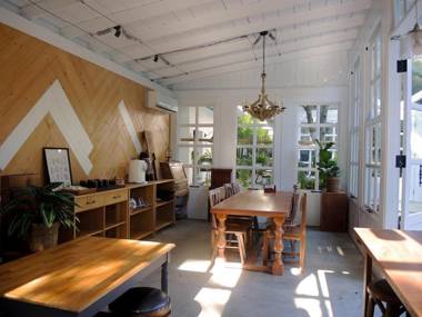 Full blossoms Garden House