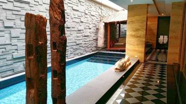 Orient Luxury Villa Motel